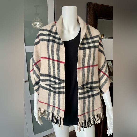 Rare Burberry Reversible Check Scarf with Pockets - Picture 12 of 17